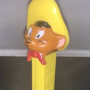 Pez candy dispenser Looney Tunes speedy Gonzalez yellow with feet